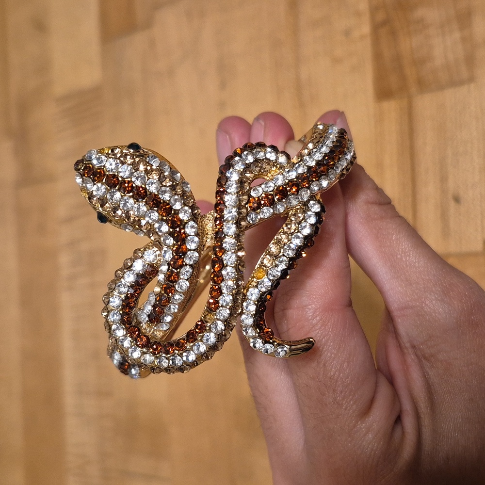 Green Eyed Rhinestone Snap Bracelette - Picture 8 of 11